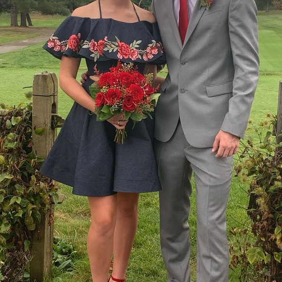 Denim and Roses Homecoming Dress! - Picture 5 of 7